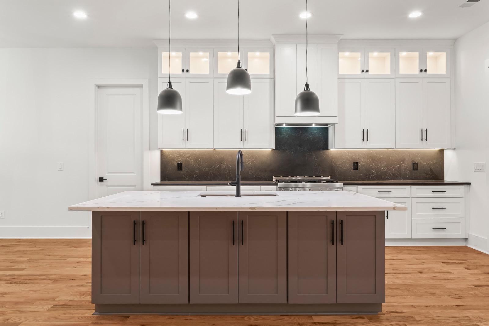 Shaker Natural and White collection